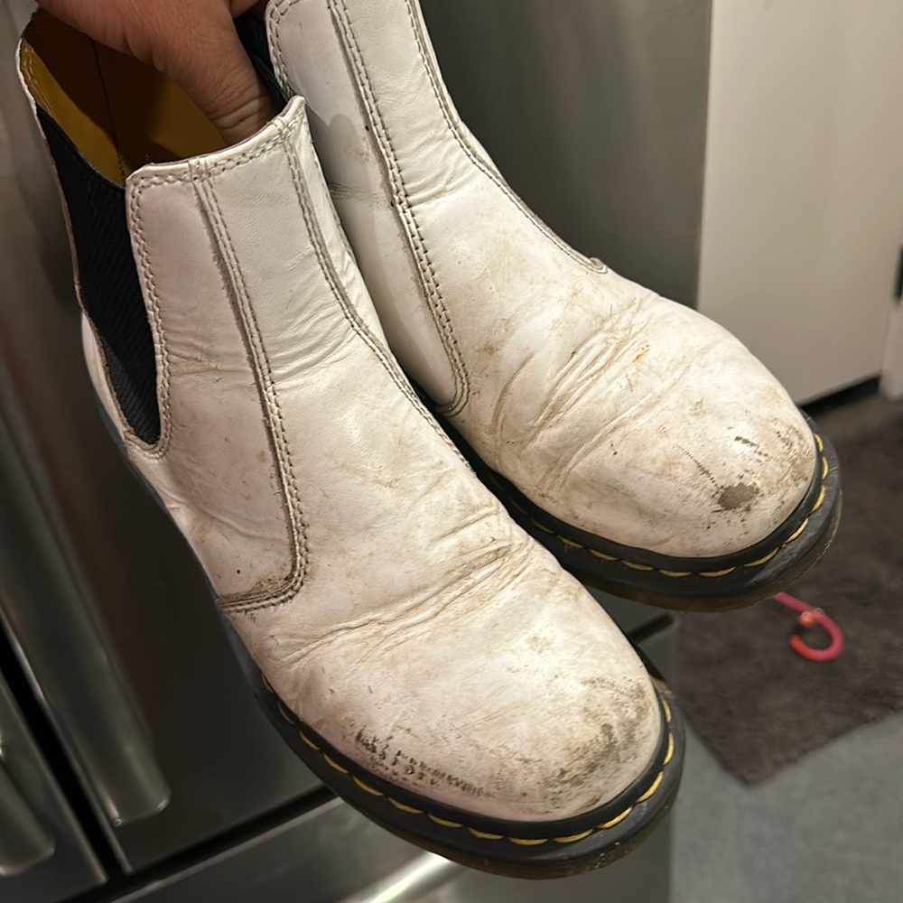 Women’s size 9, doc Marten, white leather boots